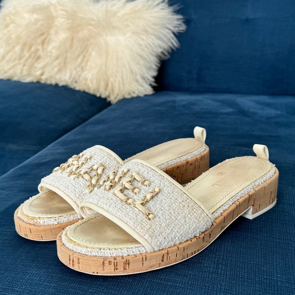 Chanel 21C white tweed cork sandals 40.5